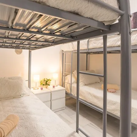 Ole Zambrano Hostal *